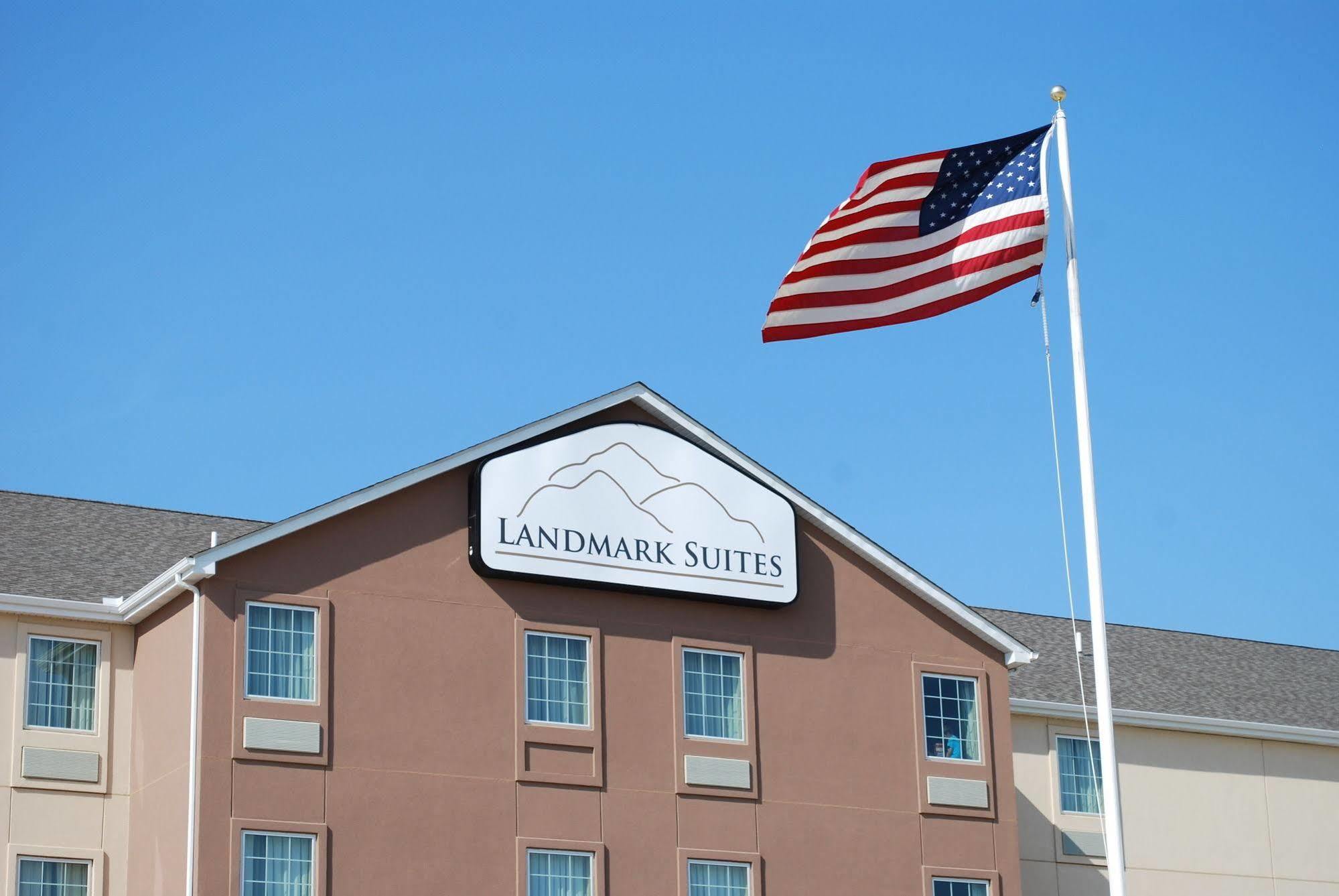 Landmark Suites - Williston Eksteriør bilde